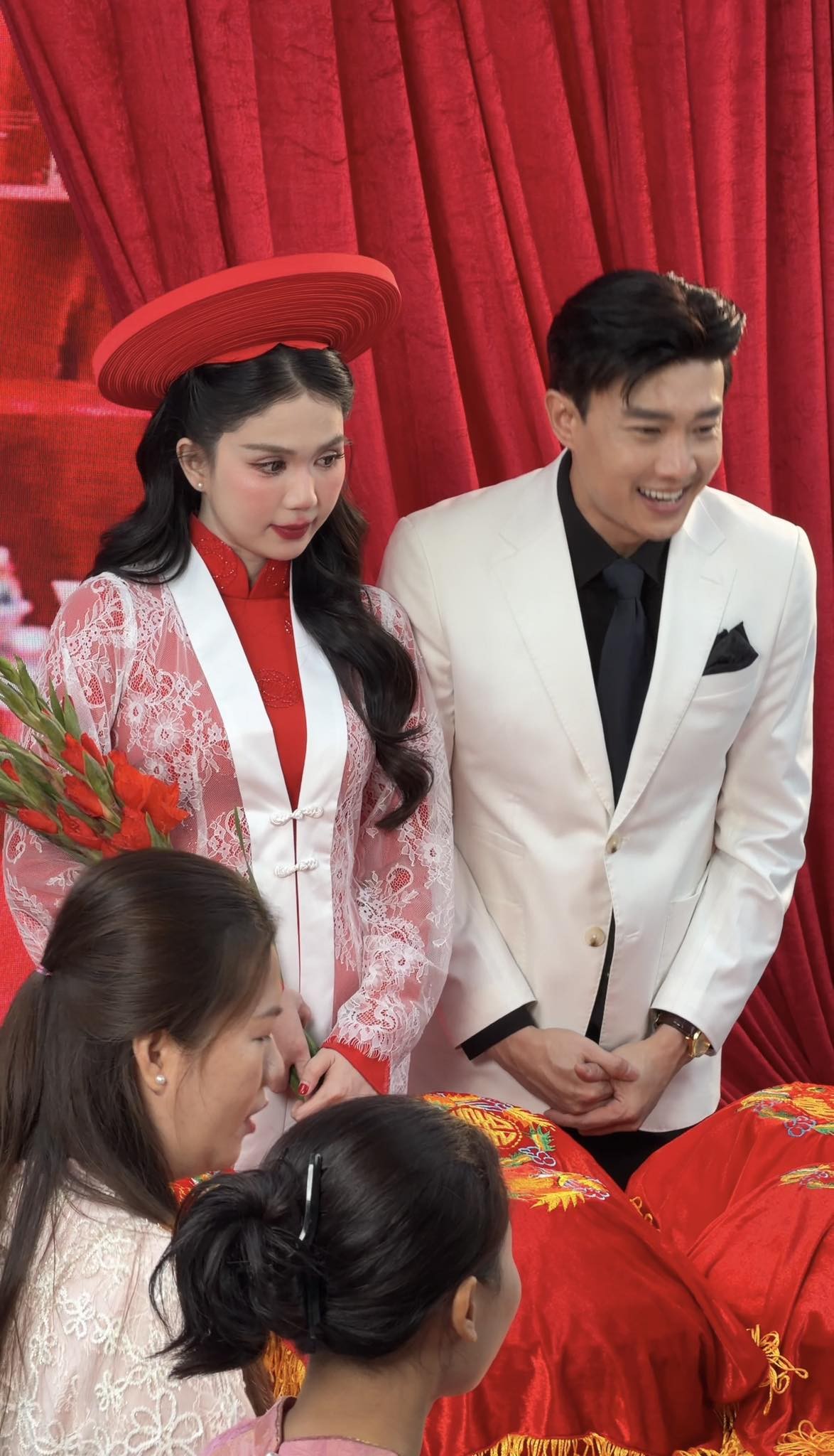 Quốc Trường gây bão mạng với bức ảnh cưới cùng Ngọc Trinh