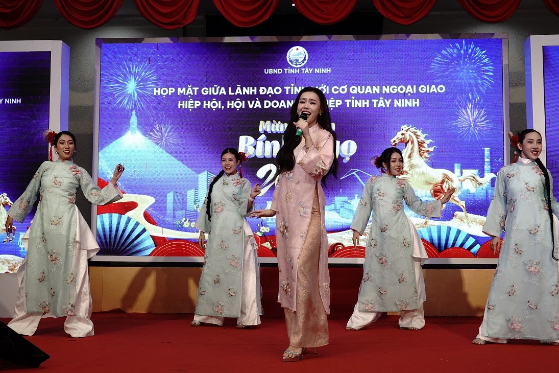 Một tuần hoạt động nổi bật: Hoa hậu, Á hậu hoàn vũ Việt Nam và 'Miss Cosmo' tham gia các hoạt động cộng đồng, lan tỏa giá trị tích cực đến với xã hội