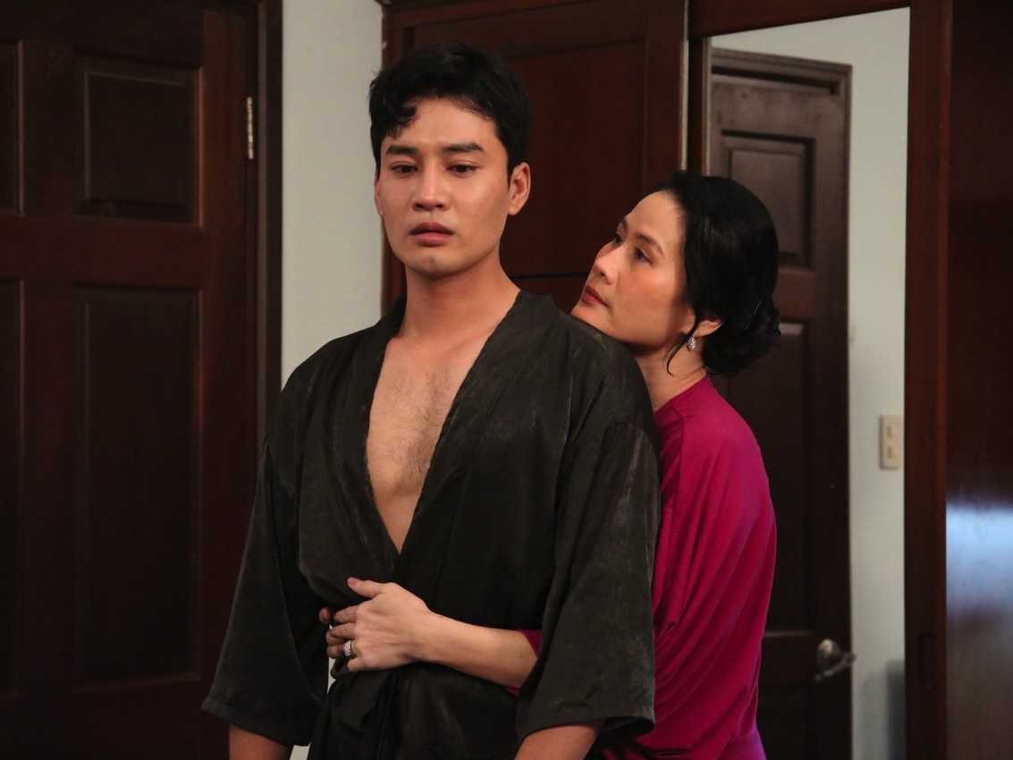 Quan hệ cấm kỵ của bà Kim và con riêng của chồng trong 'Người thừa kế không danh phận' gây tranh cãi dữ dội