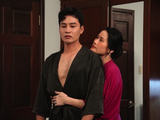 Quan hệ cấm kỵ của bà Kim và con riêng của chồng trong 'Người thừa kế không danh phận' gây tranh cãi dữ dội