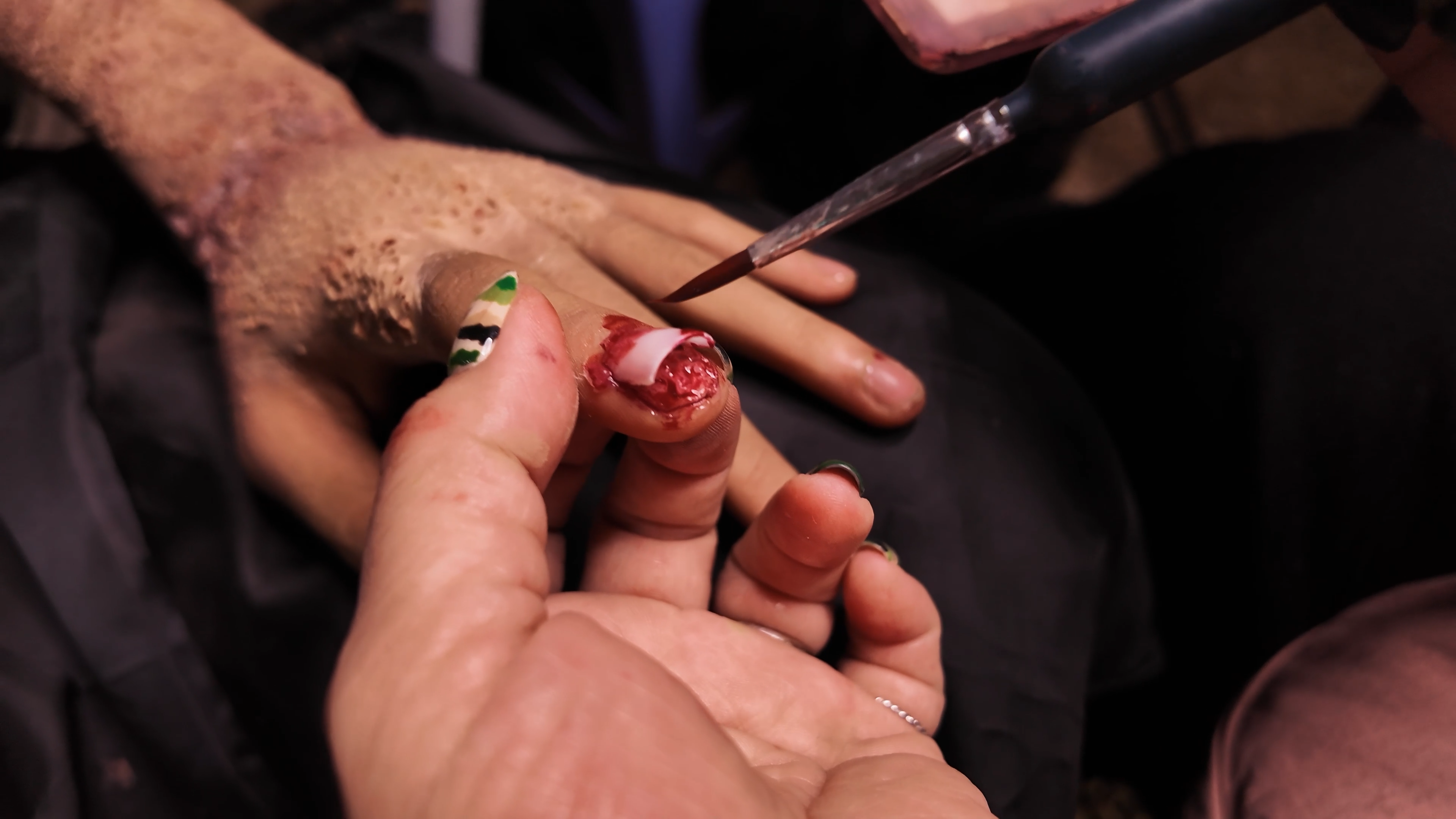 Hậu trường 'Phí Phông: Quỷ máu rừng thiêng': Kỳ công từ bối cảnh, trang phục, hóa trang đến nghiên cứu văn hóa dân tộc