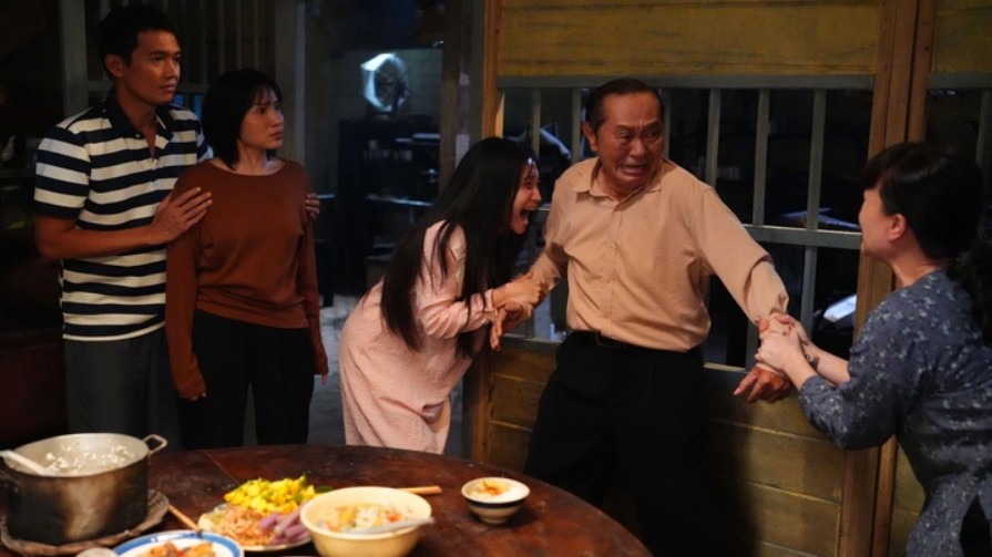 ‘Quỷ nhập tràng 2’ khởi đầu ấn tượng, vượt phim của Mỹ Tâm