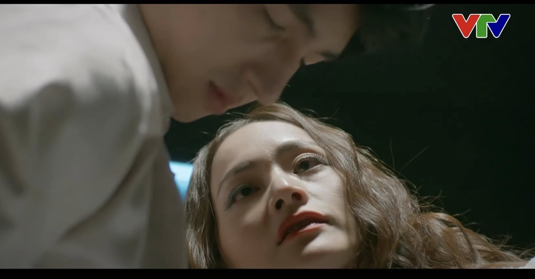 Lan Phương gây chú ý khi đăng ảnh 'ngôn tình' cùng Bình An