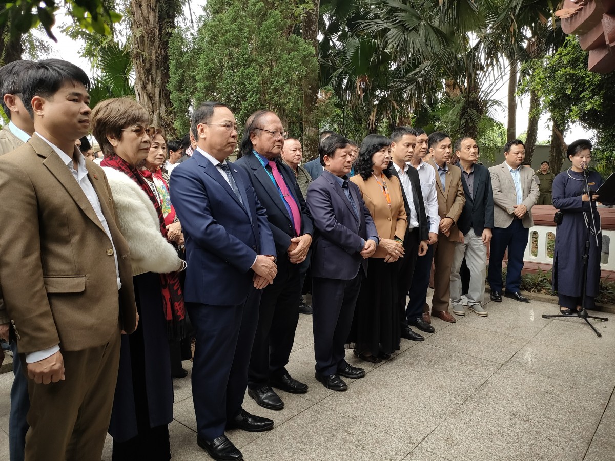 Đoàn nghệ sĩ điện ảnh – nhiếp ảnh 'Về nguồn' tại nơi khai sinh ngành Điện ảnh và Nhiếp ảnh Cách mạng Việt Nam