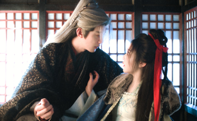 Cặp phụ ‘Trục Ngọc’ gây sốt, được khen có ‘chemistry’ hơn cặp chính