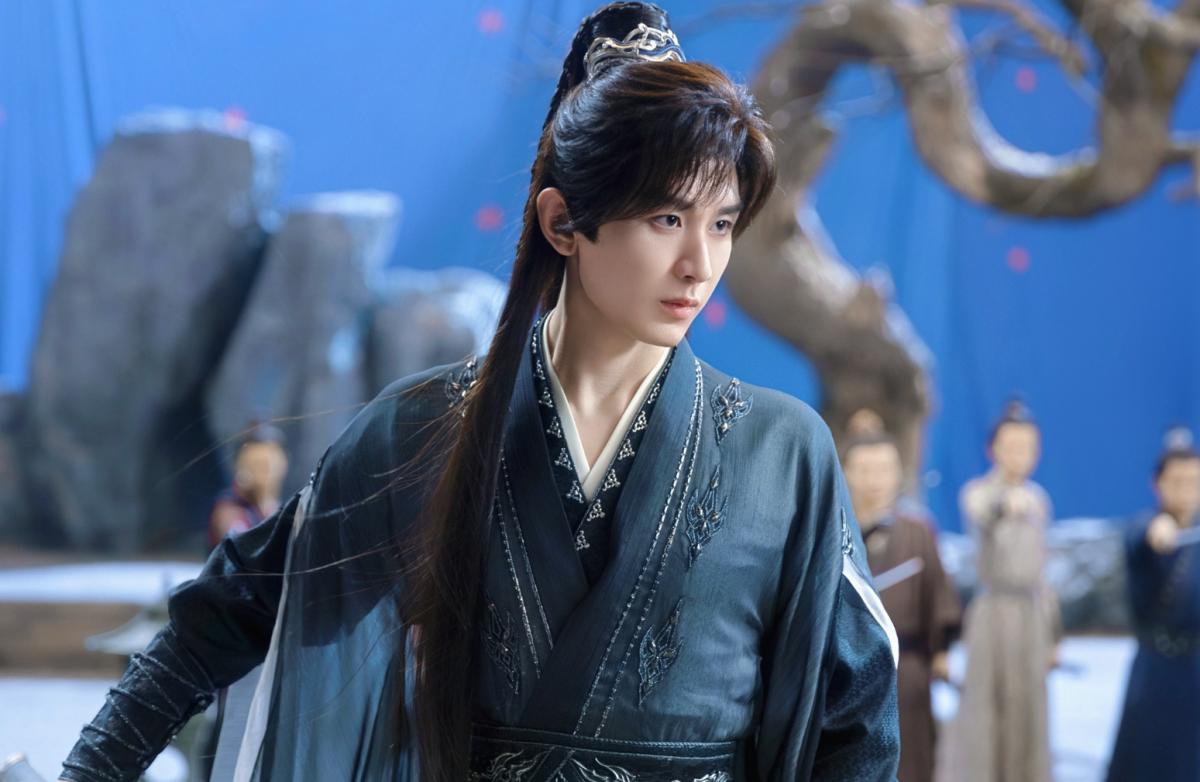 Thành Nghị vướng tranh cãi tuổi thật, quản lý cũ lên tiếng giải thích