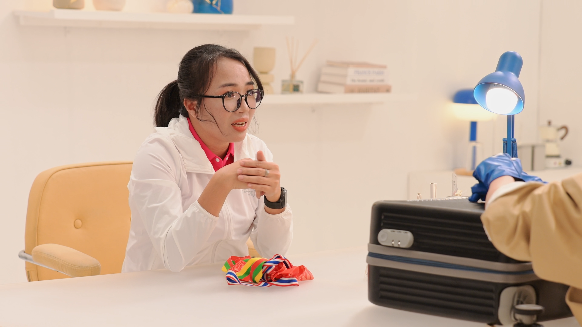 Châu Bùi 'đụng độ' VĐV Điền kinh Phạm Thị Bình: Từ bệnh tim bẩm sinh đến tấm HCV lịch sử SEA Games