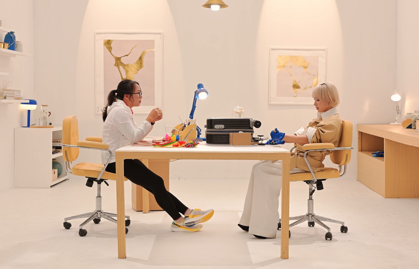 Châu Bùi 'đụng độ' VĐV Điền kinh Phạm Thị Bình: Từ bệnh tim bẩm sinh đến tấm HCV lịch sử SEA Games