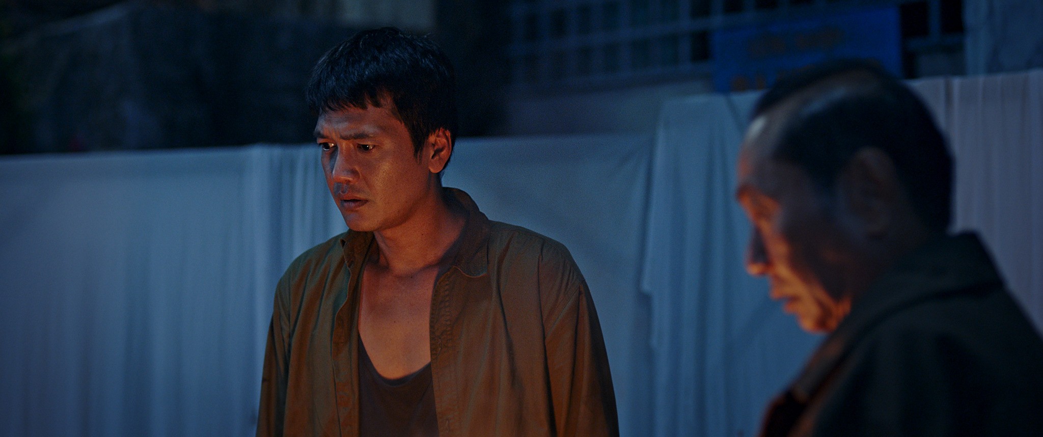 Dàn cast Bắc - Nam hội tụ, 'Quỷ nhập tràng 2' giữ Top 1 phòng vé chỉ sau 3 ngày, vượt mốc 40 tỷ