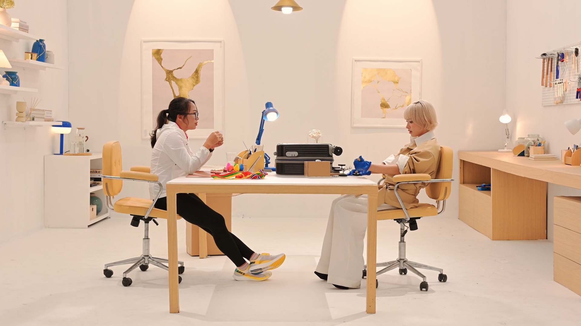 Châu Bùi 'đụng độ' VĐV Điền kinh Phạm Thị Bình: Từ bệnh tim bẩm sinh đến tấm HCV lịch sử SEA Games