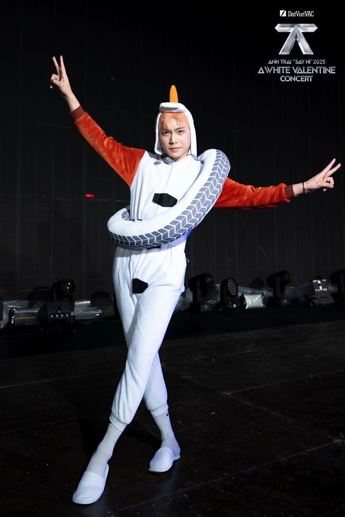 Dàn 'Anh trai 'Say Hi' bất ngờ gây náo loạn với màn nhập vai hài hước cho Best Rehearsal Outfit trước đêm diễn tại Mỹ Đình