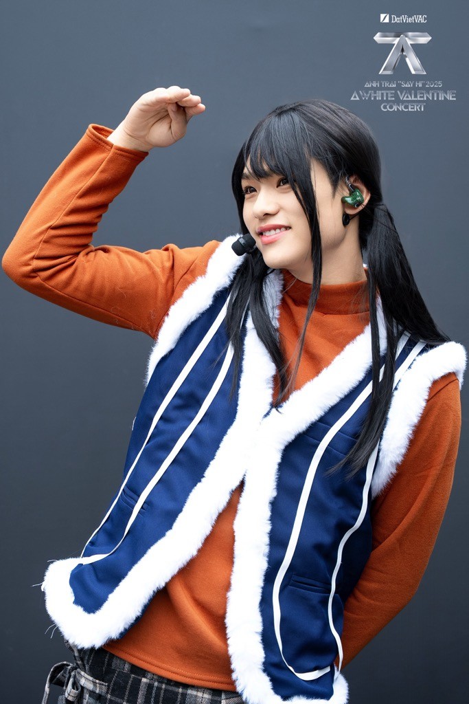 Dàn 'Anh trai 'Say Hi' bất ngờ gây náo loạn với màn nhập vai hài hước cho Best Rehearsal Outfit trước đêm diễn tại Mỹ Đình