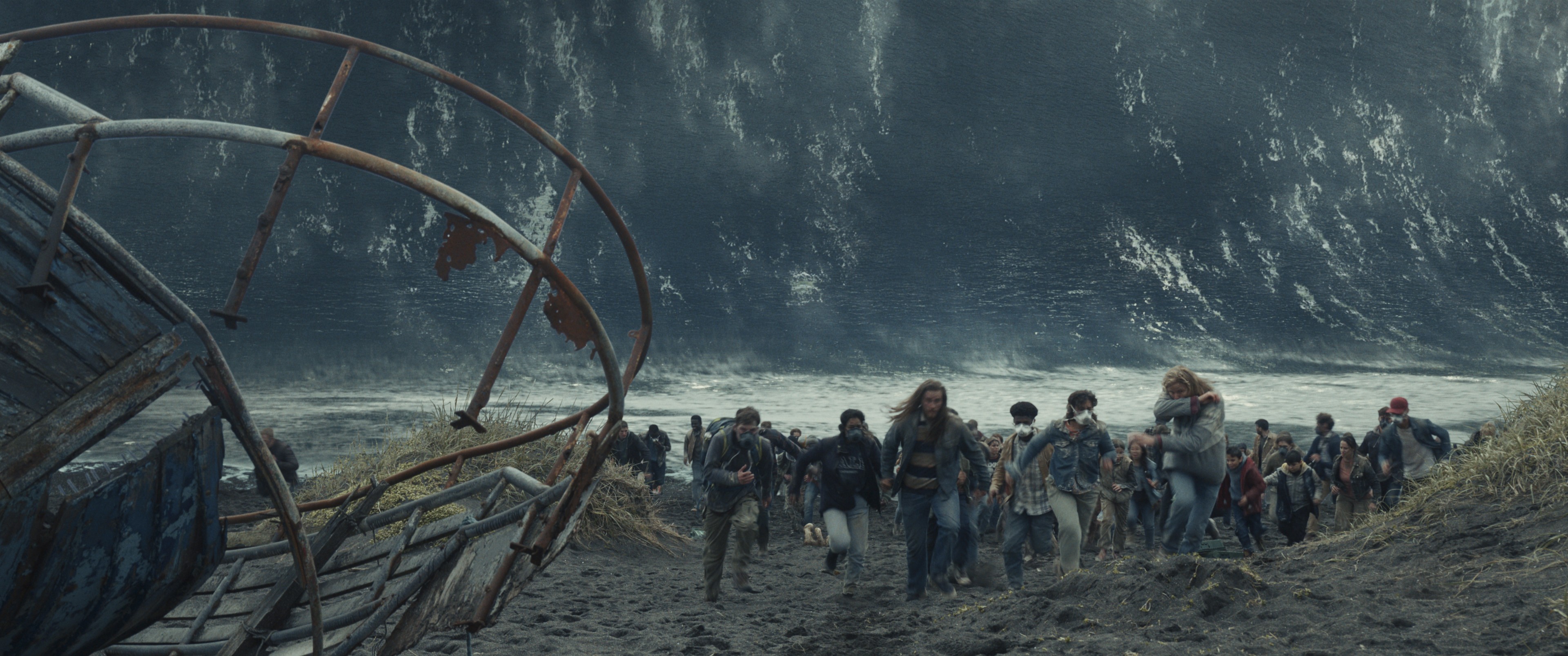 'Greenland 2: Đại di cư' hé lộ thế giới hậu thảm họa, tiếp tục hành trình sinh tồn khốc liệt