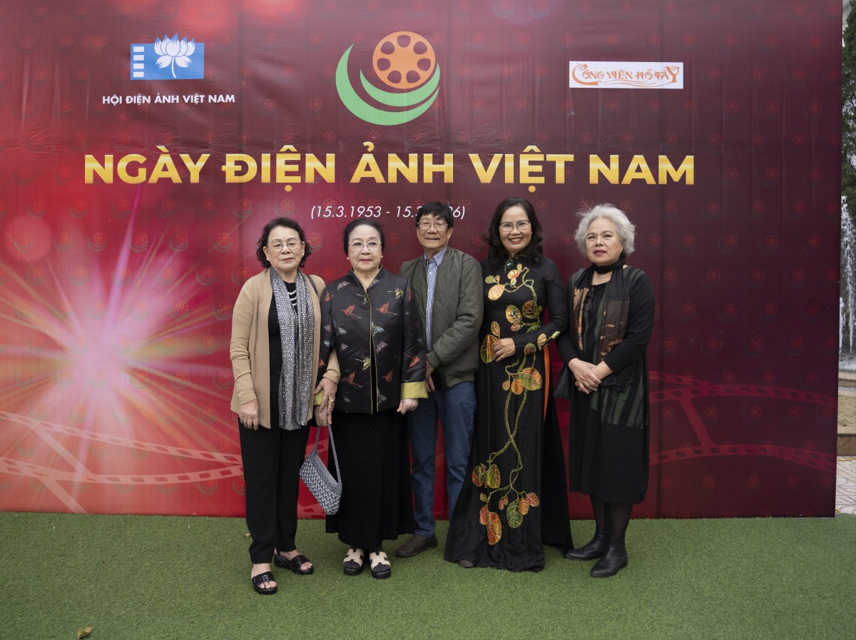 Trao Kỷ niệm chương 'Vì sự nghiệp Điện ảnh' cho các hội viên điện ảnh khu vực phía Bắc