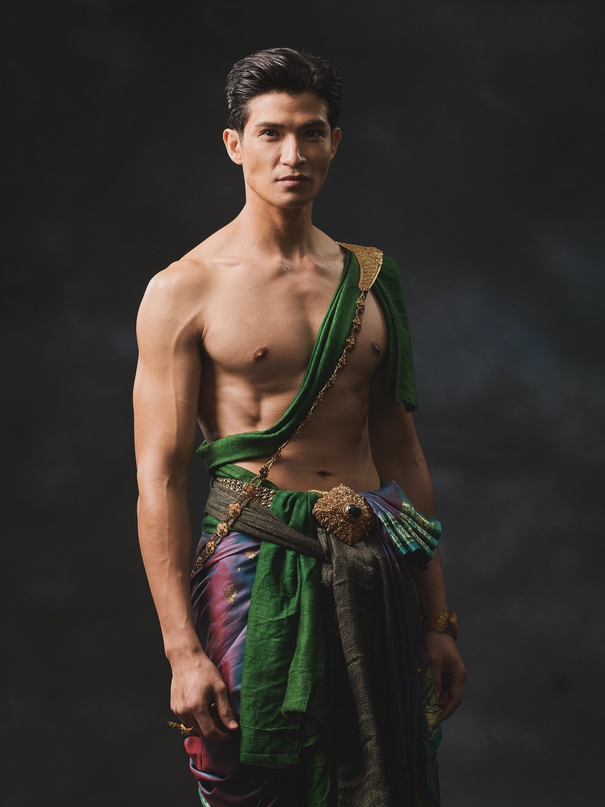 Ba gương mặt bảo chứng rating - Diana Flipo, Toomtam Yuttana và Kong Wittaya gây sốt màn ảnh Việt với 'Truyền thuyết Hồ Thiêng'