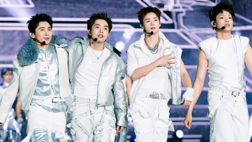 Concert ‘Anh Trai Say Hi’ Day 2: Tiếc nuối và hụt hẫng?