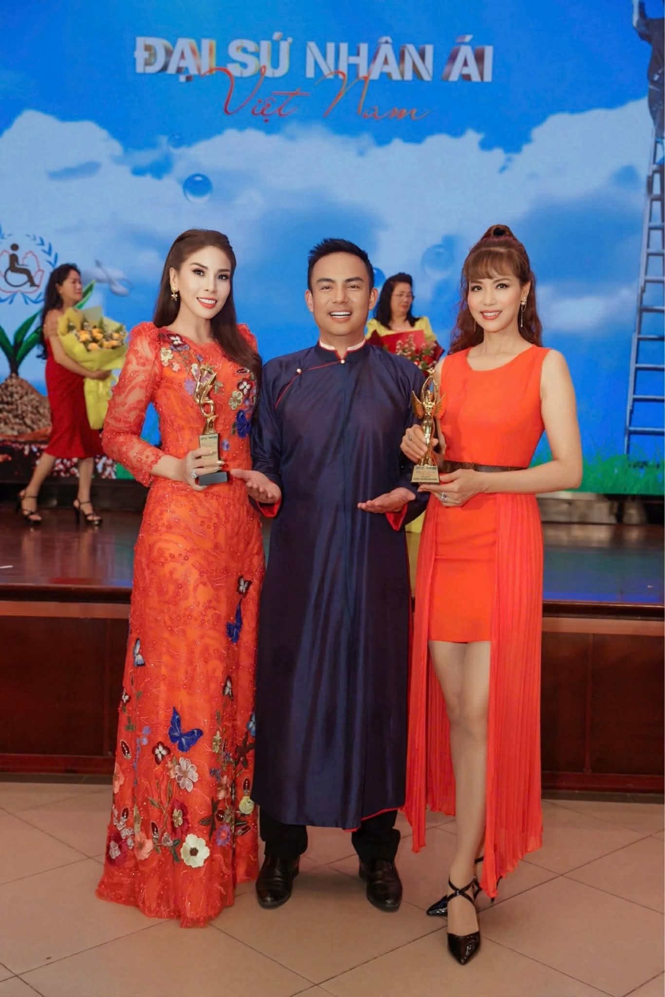 Lý Hương được vinh danh 'Trái tim nhân ái', sẵn sàng vì những hành trình thiện nguyện…