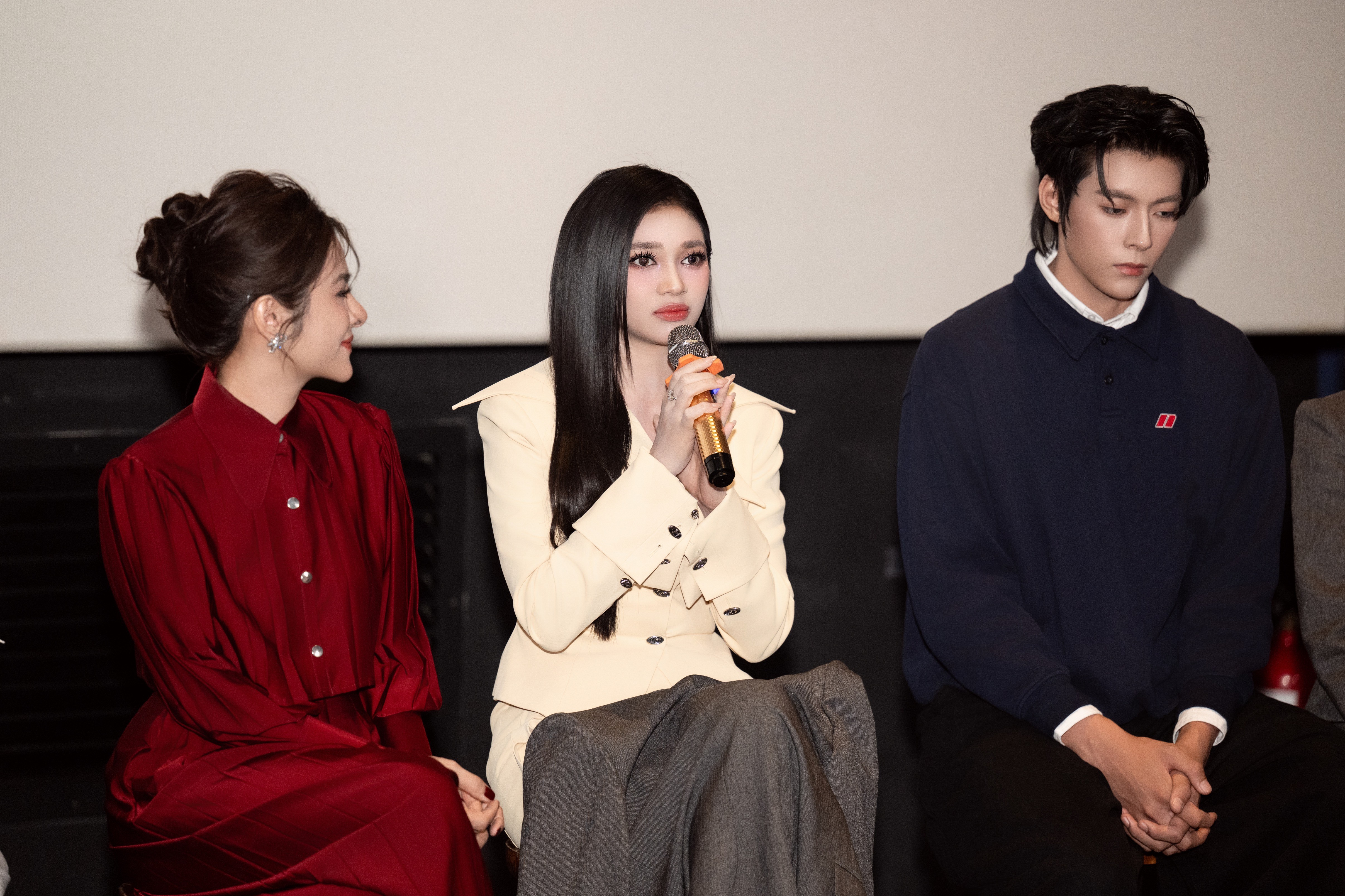 Vân Trang trải lòng về Luk Vân: Mọi người thường nói về câu chuyện tiền bạc khi làm phim, còn tôi thấy một nữ đạo diễn đầy tâm huyết với điện ảnh