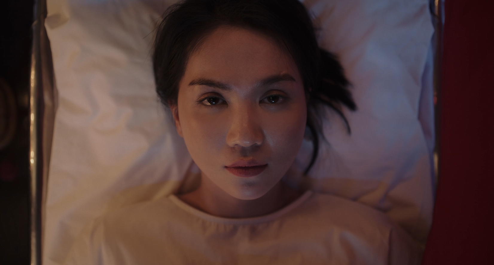 Ngọc Trinh 'lột xác', lần đầu đóng phim kinh dị 'Thẩm mỹ viện âm phủ'