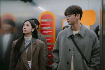 'Boyfriend on Demand' của Jisoo: Lên top Netflix nhưng gây tranh cãi?