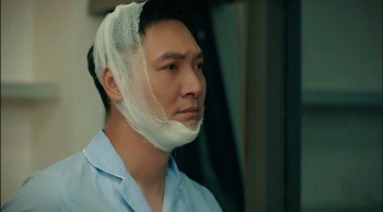 Vai diễn của Mạnh Trường và những lỗi bối cảnh khó chấp nhận trong phim mới