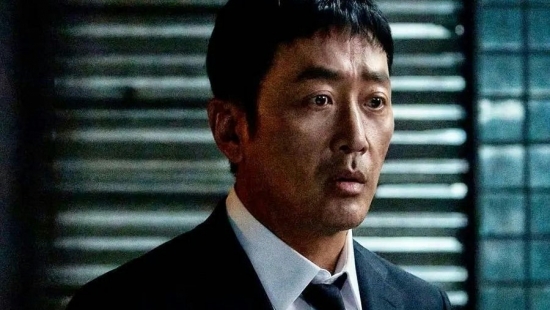 Ha Jung Woo trở lại bùng nổ sau 19 năm với 'Mad Concrete Dreams'