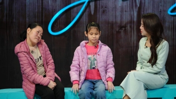 Trạm yêu thương: 'Khoảng trời sau những ngày gió' – Hành trình phi thường của người mẹ khuyết tật nuôi hai con khiếm thị