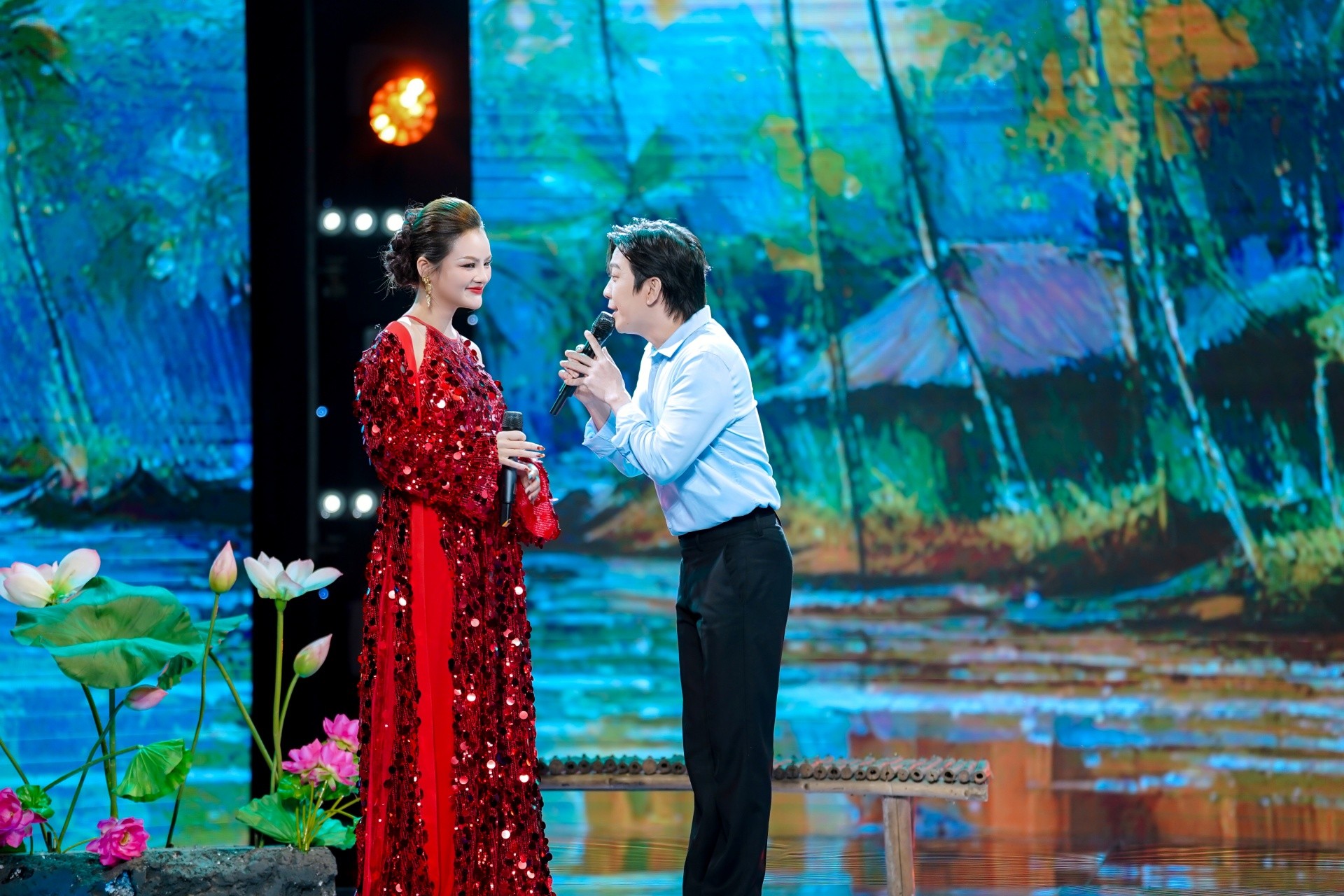 'Tỏa sáng sao đôi 2026': Đoan Trang gọi Trân Oanh - Thủy Tiên là chiến thần, Lâm Vũ ngớ ngẩn trước vẻ đẹp của cặp sao nữ