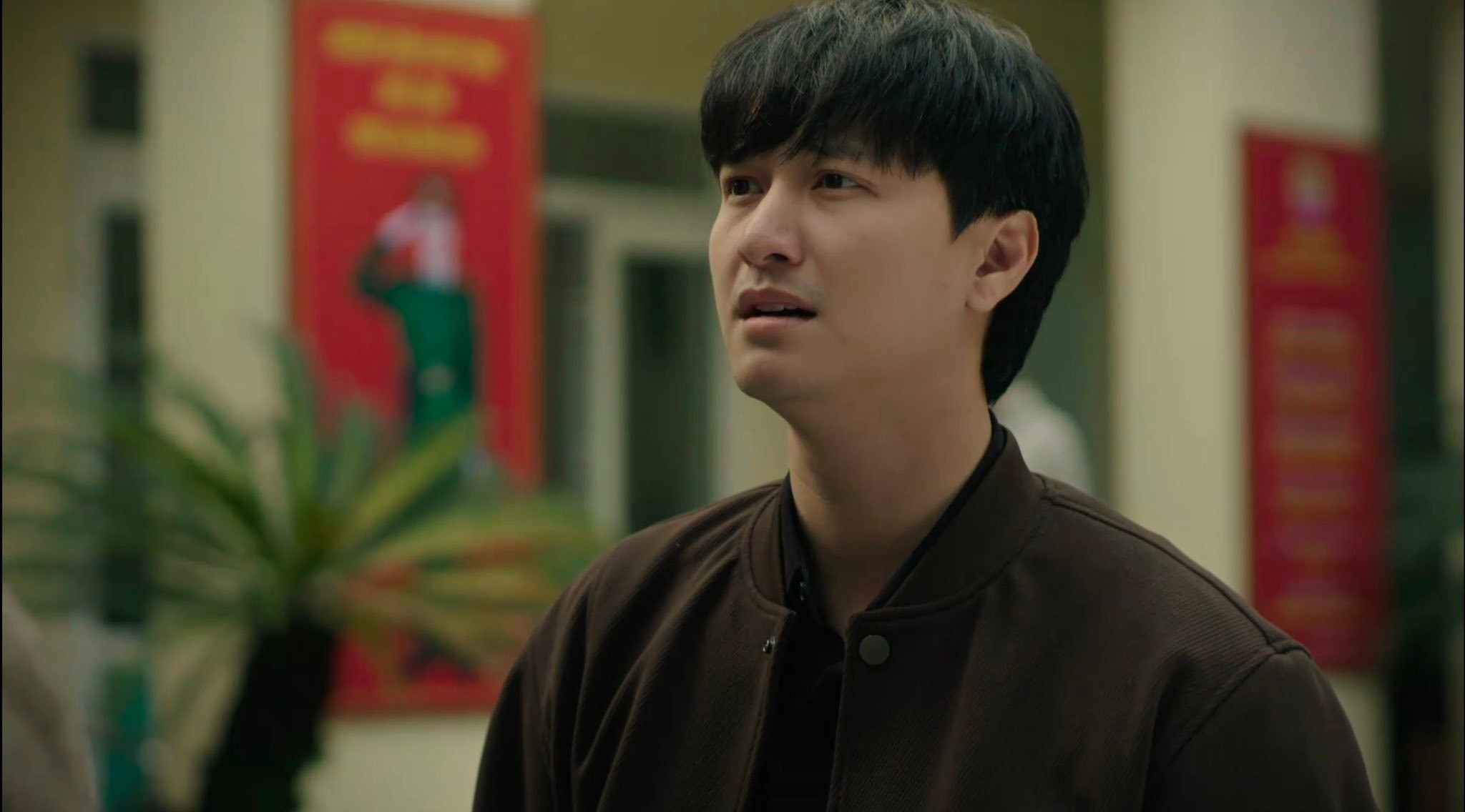 Vì sao nhân vật Quân bị coi là nam chính thiếu chín chắn trong phim 'Bước chân vào đời'