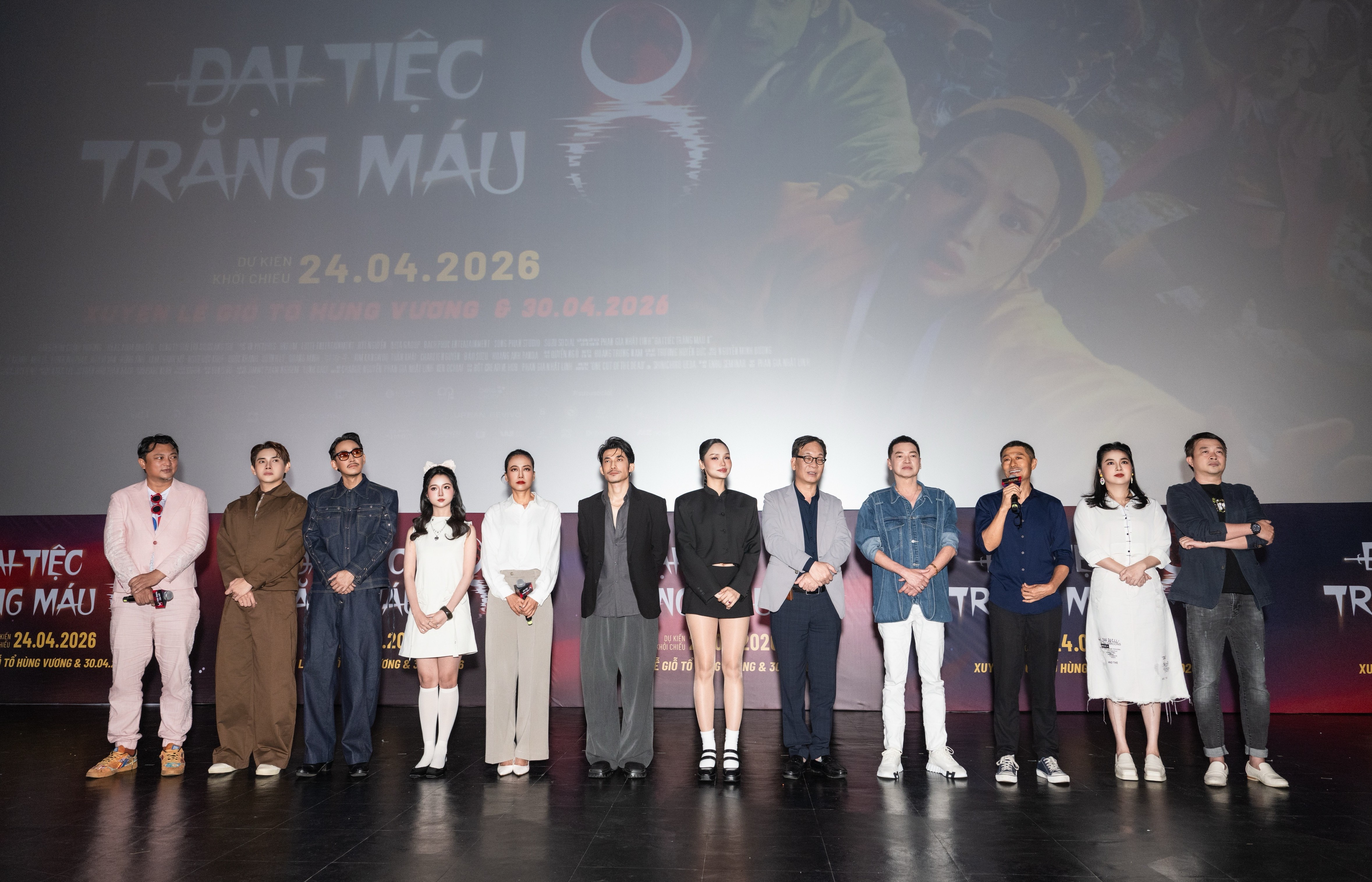 'Đại tiệc trăng máu 8': Ngoài cú oneshot 35 phút kỷ lục, phim thêm thắt nhiều chất liệu đặc trưng như quỷ nhập tràng, cổ trang