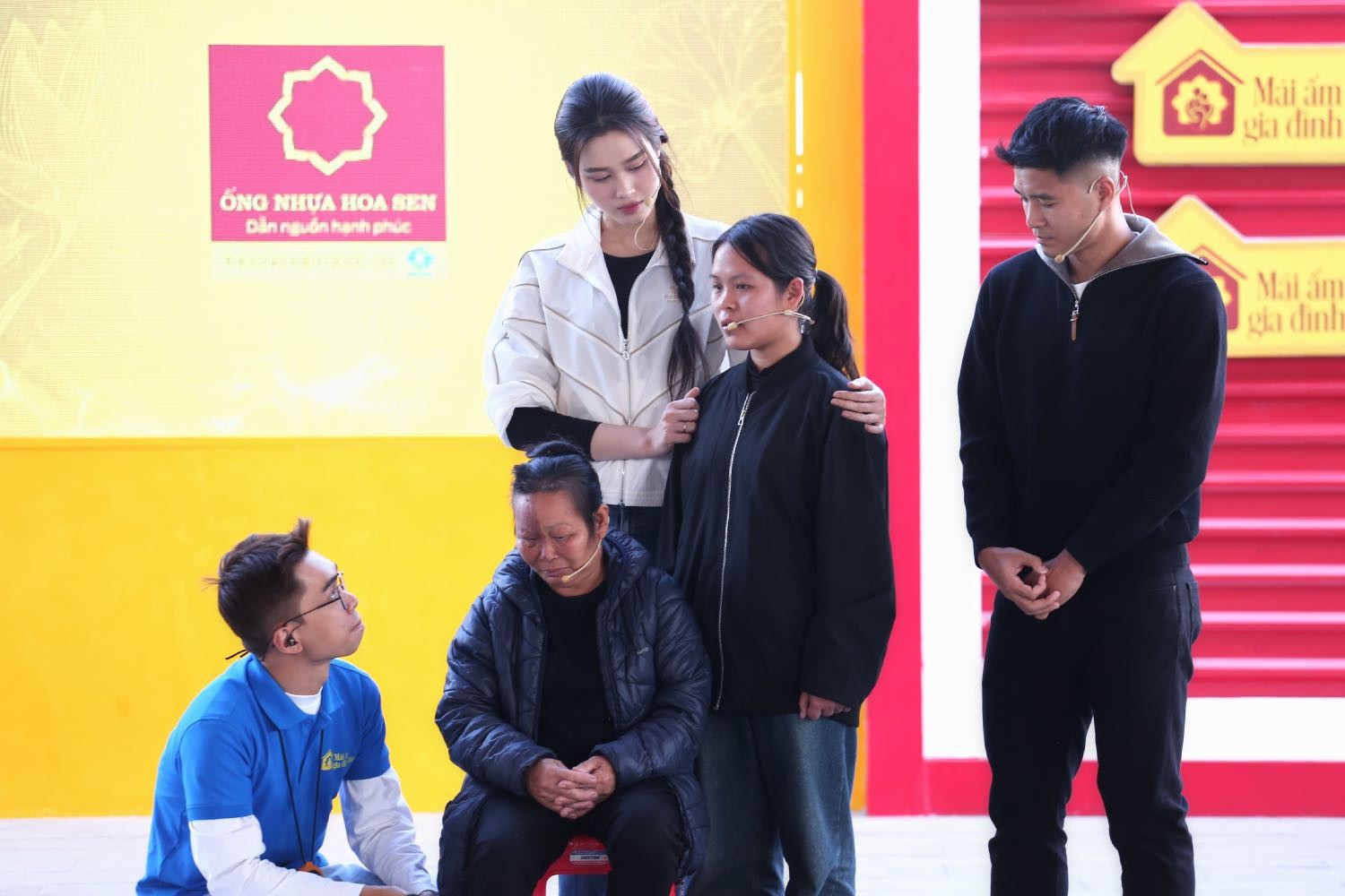 'Mái ấm gia đình Việt': Những em nhỏ sớm trưởng thành vì hoàn cảnh khó khăn khiến Minh Dự, Đỗ Thị Hà đau lòng