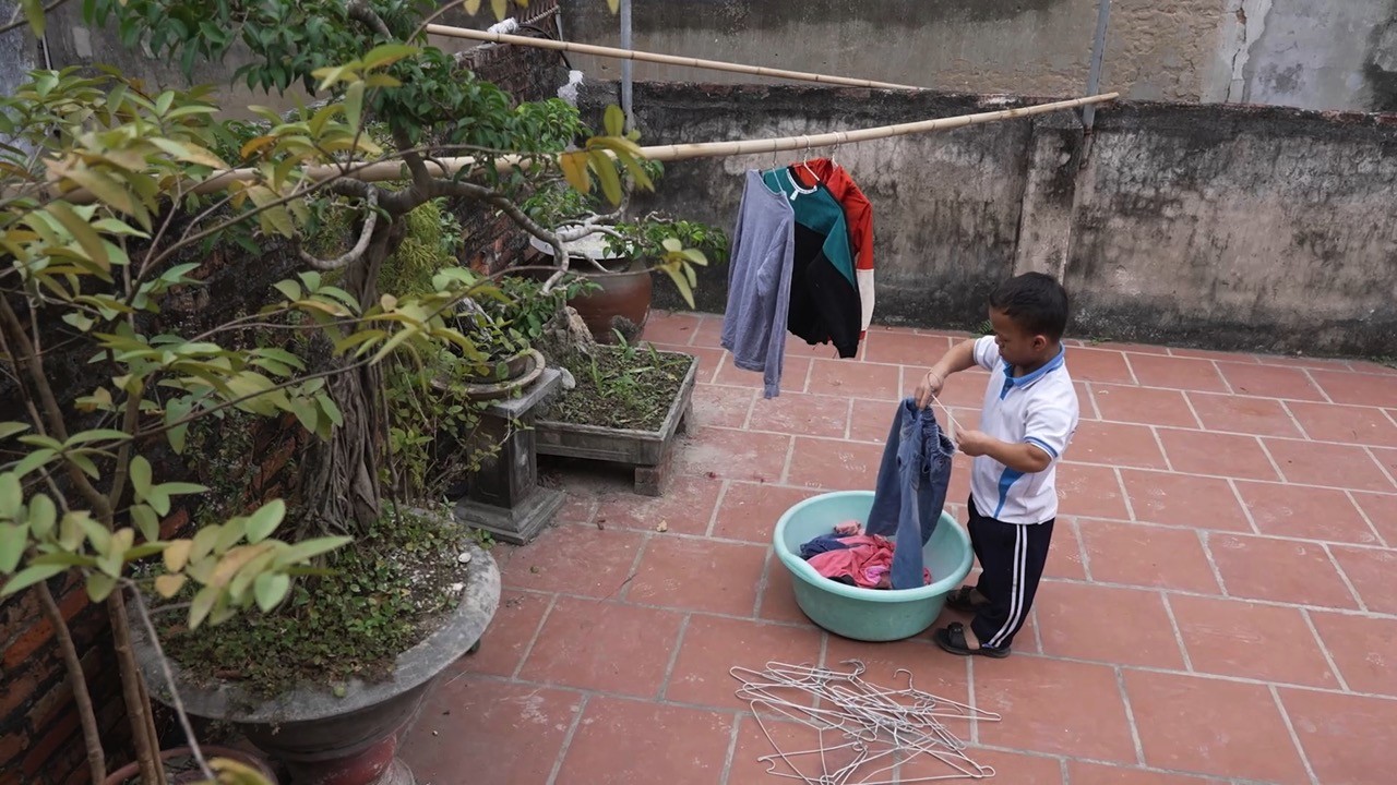 'Mái ấm gia đình Việt': Những em nhỏ sớm trưởng thành vì hoàn cảnh khó khăn khiến Minh Dự, Đỗ Thị Hà đau lòng