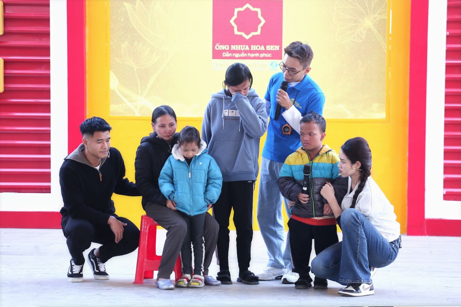 'Mái ấm gia đình Việt': Những em nhỏ sớm trưởng thành vì hoàn cảnh khó khăn khiến Minh Dự, Đỗ Thị Hà đau lòng