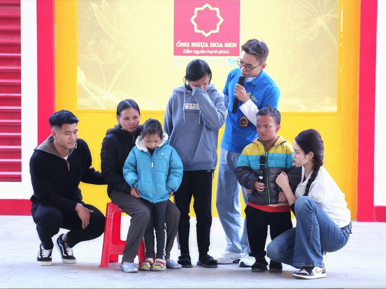 'Mái ấm gia đình Việt': Những em nhỏ sớm trưởng thành vì hoàn cảnh khó khăn khiến Minh Dự, Đỗ Thị Hà đau lòng