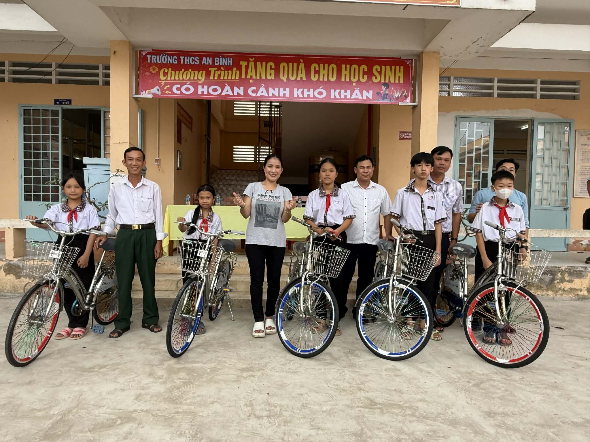 Cát Tường miệt mài 'truyền cảm hứng' vì cộng đồng, vì xã hội…