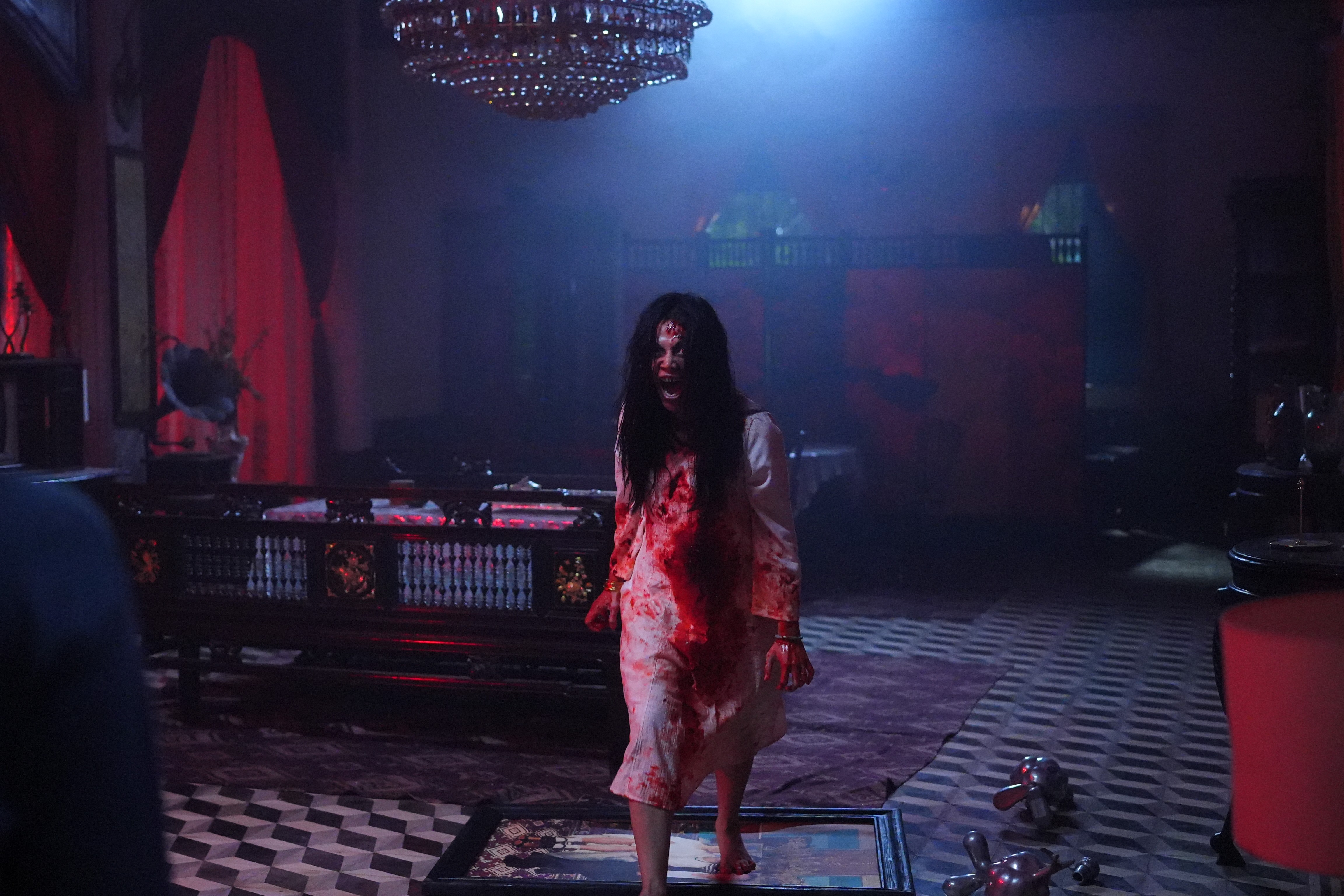 'Quỷ nhập tràng 2' đạt mốc trăm tỷ, ê-kip chính thức 'xuất khẩu' phim ra quốc tế