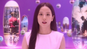 Jisoo (BlackPink) gây bất ngờ với phong cách giản dị trong 'Boyfriend on Demand'