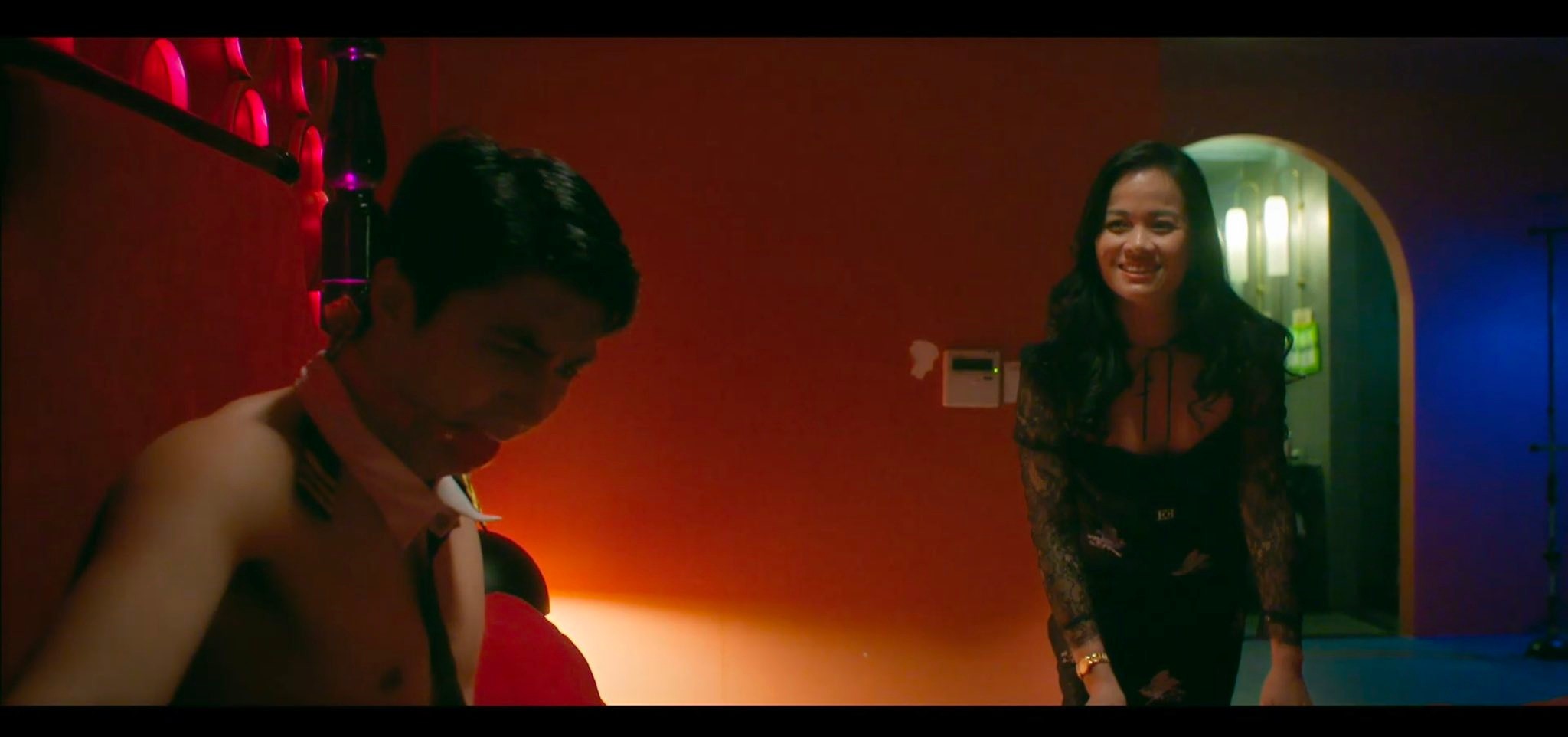 Phim giờ vàng 'Đồng hồ đếm ngược' khiến người xem ngỡ ngàng vì cảnh nóng