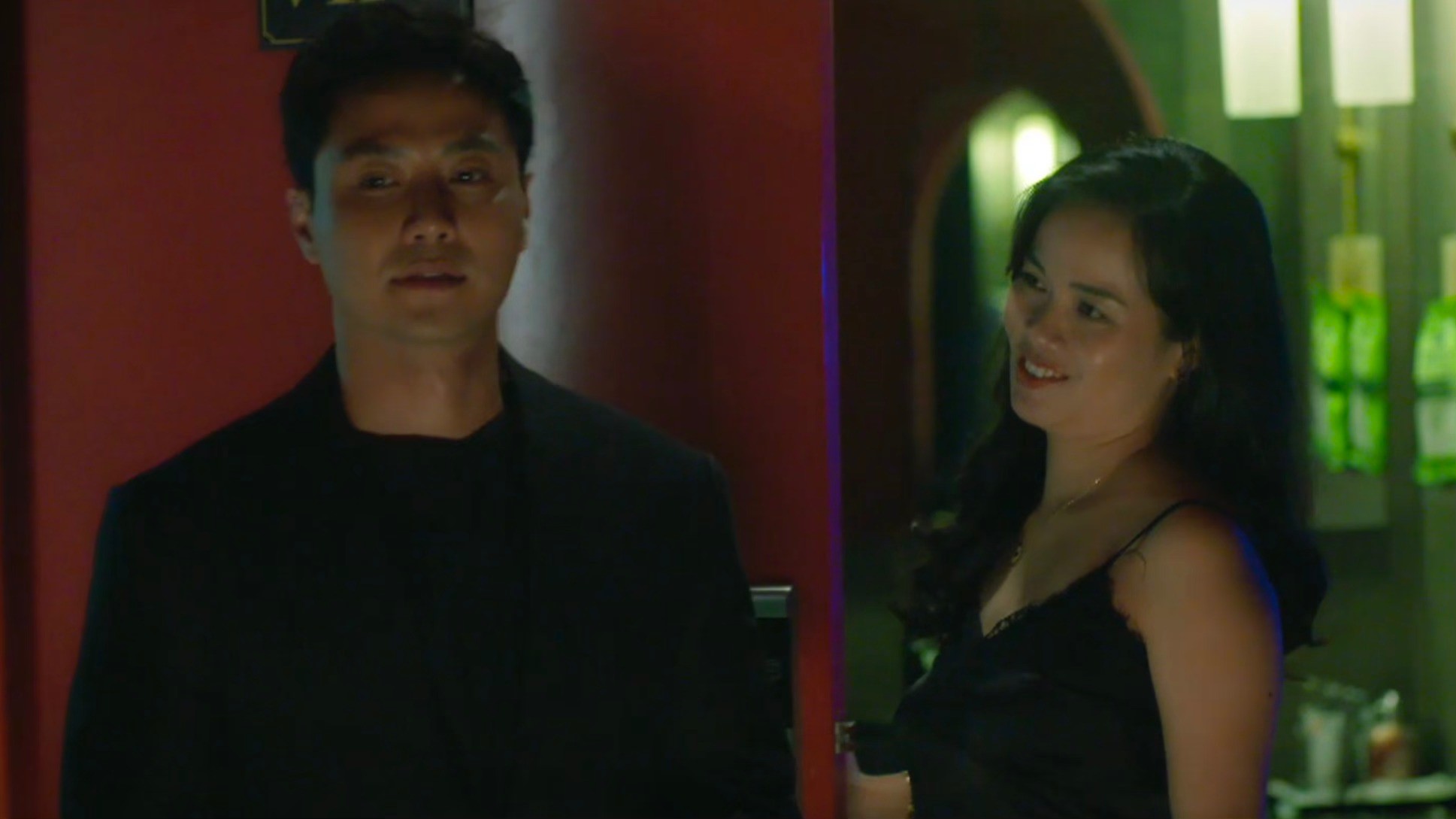 Phim giờ vàng 'Đồng hồ đếm ngược' khiến người xem ngỡ ngàng vì cảnh nóng