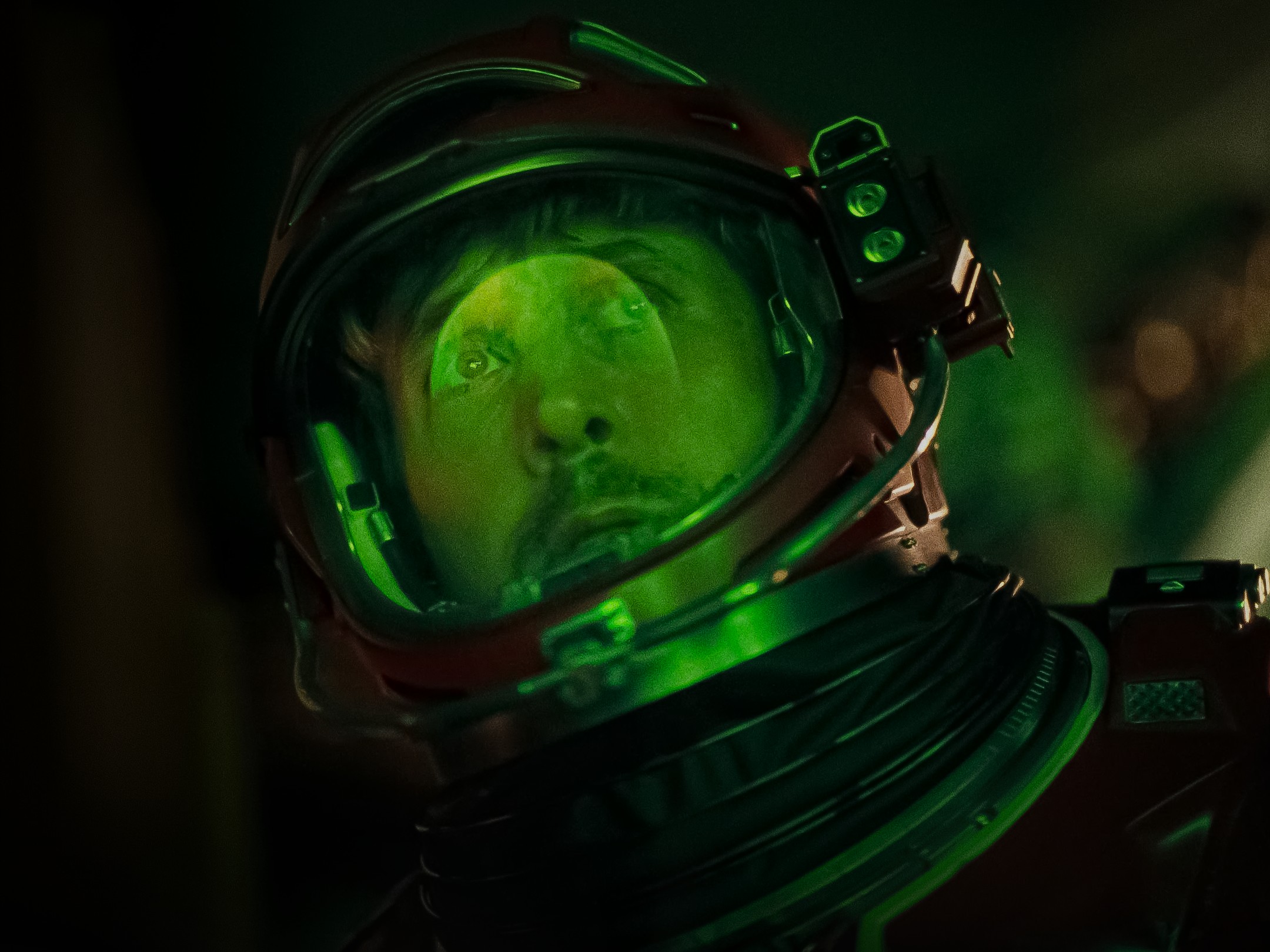 'Thoát khỏi tận thế': Khi vũ trụ gặp nạn, sự hy sinh vì nhân loại trở thành tất yếu