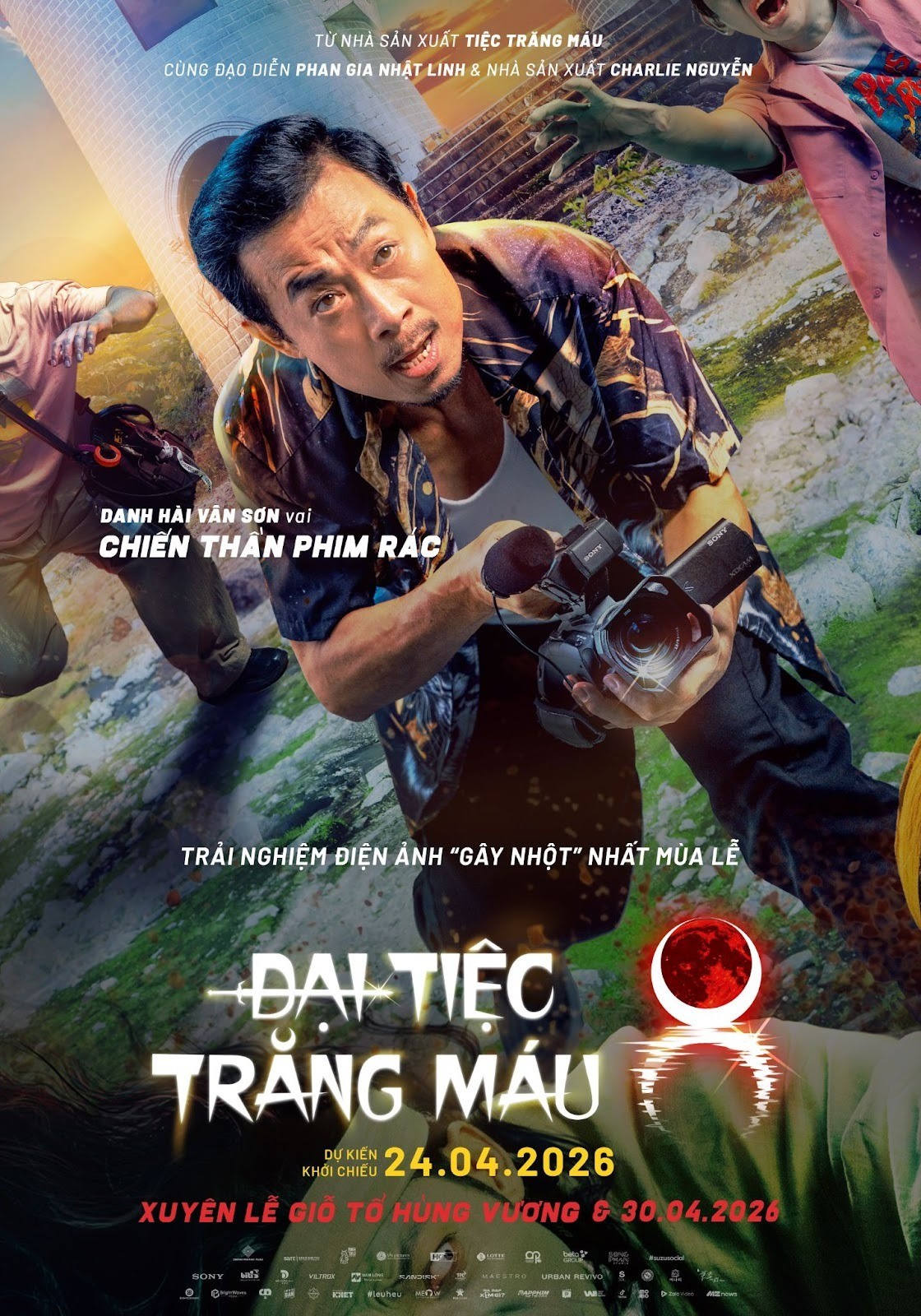 'Chạy liên tục, hài liên tục' - Tiếng cười ngập tràn trong 'Đại tiệc trăng máu 8'