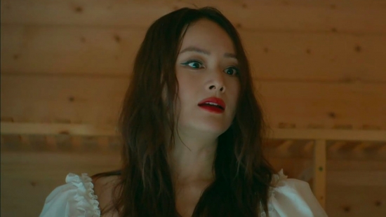 Khán giả ngán ngẩm vì lối mòn diễn xuất của Lan Phương qua các vai tâm lý bất ổn