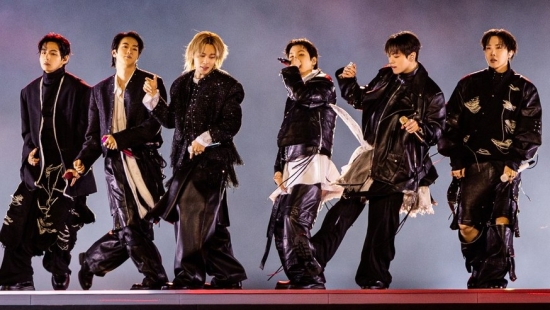 Màn comeback của BTS đứng đầu Netflix bất chấp tranh cãi