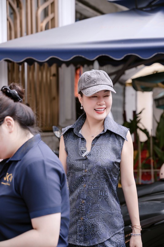 Hoa hậu Hoàng Thanh Nga lan tỏa yêu thương qua hoạt động phát cơm chay từ thiện định kỳ