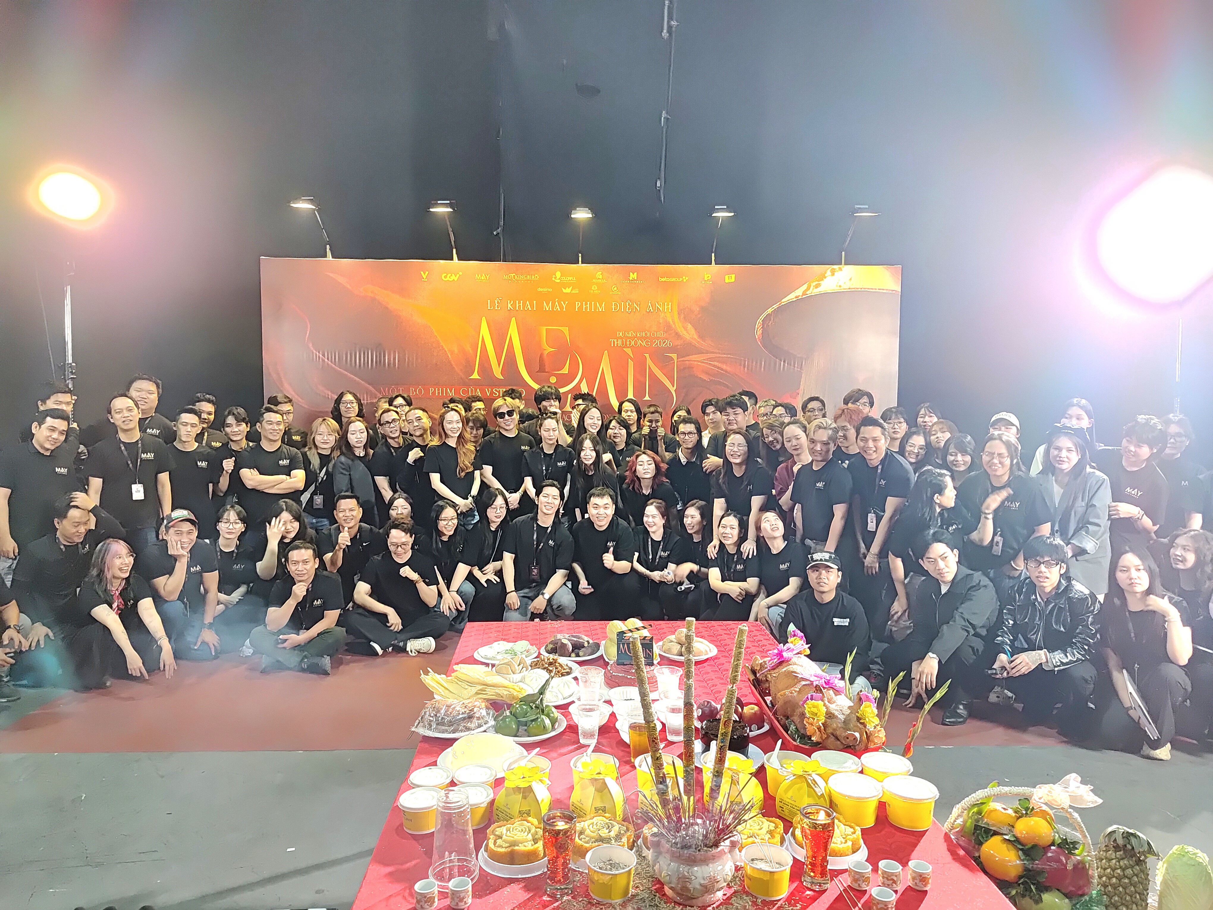 Biên kịch DuckyDuck: Từ trùng một giấc mơ tâm linh, chúng tôi muốn kể về câu chuyện huyền bí 'Mẹ Mìn'