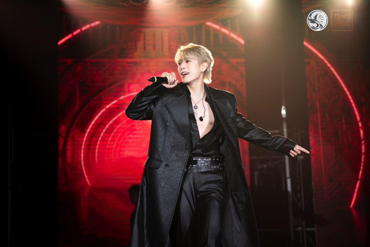 Màn vũ đạo như thi 'Bước nhảy hoàn vũ' của Tăng Phúc chiếm sóng MXH: Khán giả nín thở, nữ vũ công 'bầm dập' đôi chân