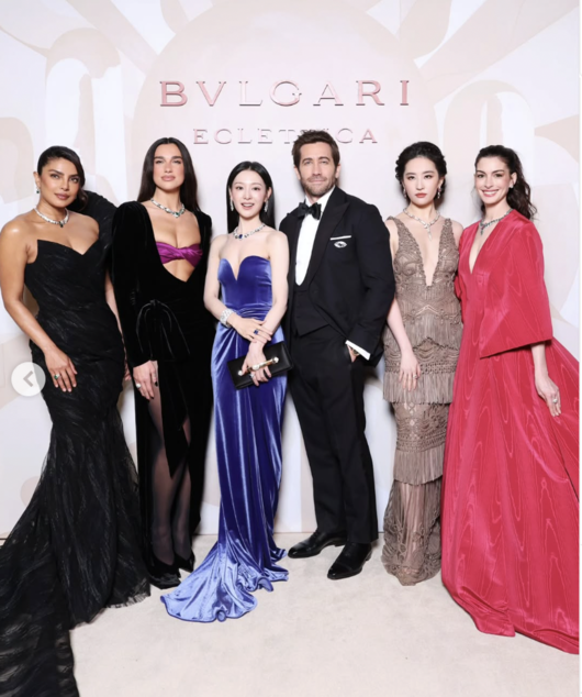 Kim Ji Won gây lo lắng với thân hình khẳng khiu trong sự kiện ở Milan