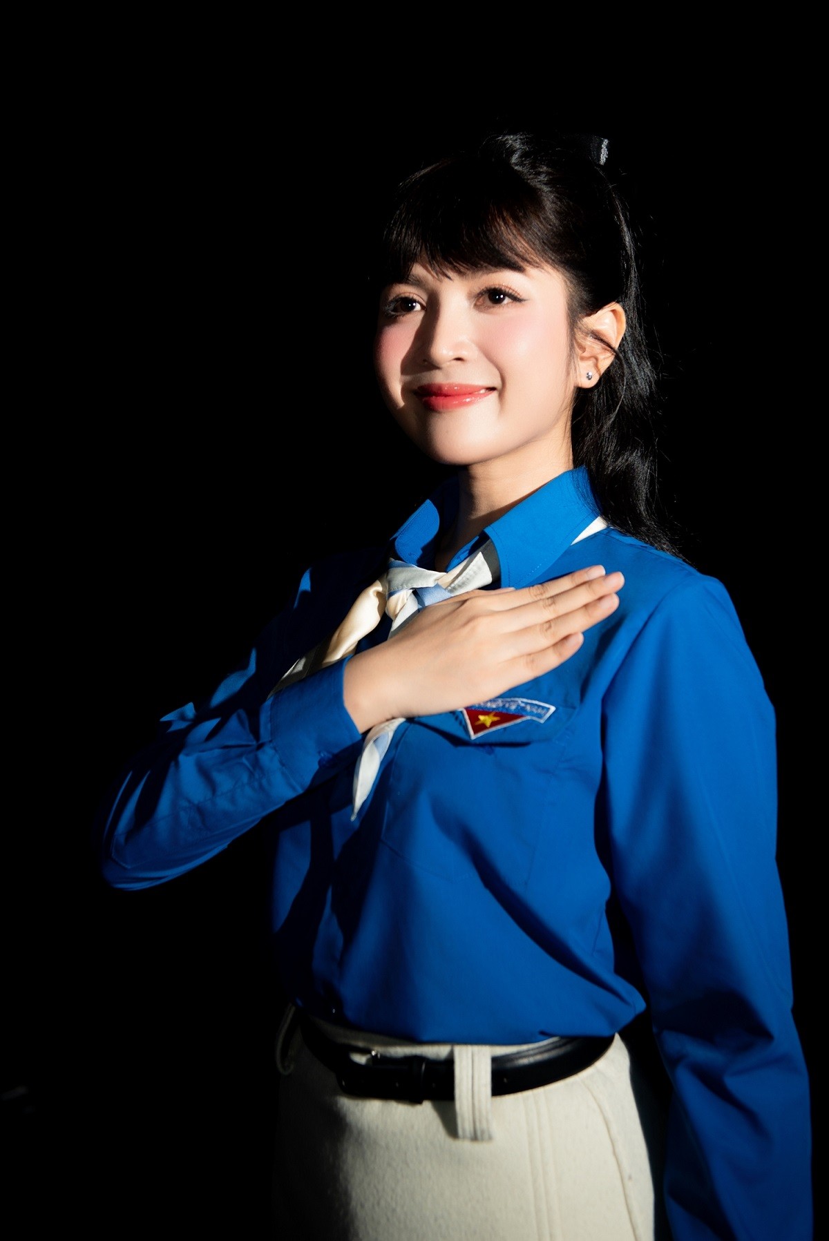 Nguyễn Duyên Quỳnh kể câu chuyện tuổi trẻ đầy tự hào qua ca khúc mới 'Thanh niên Việt'