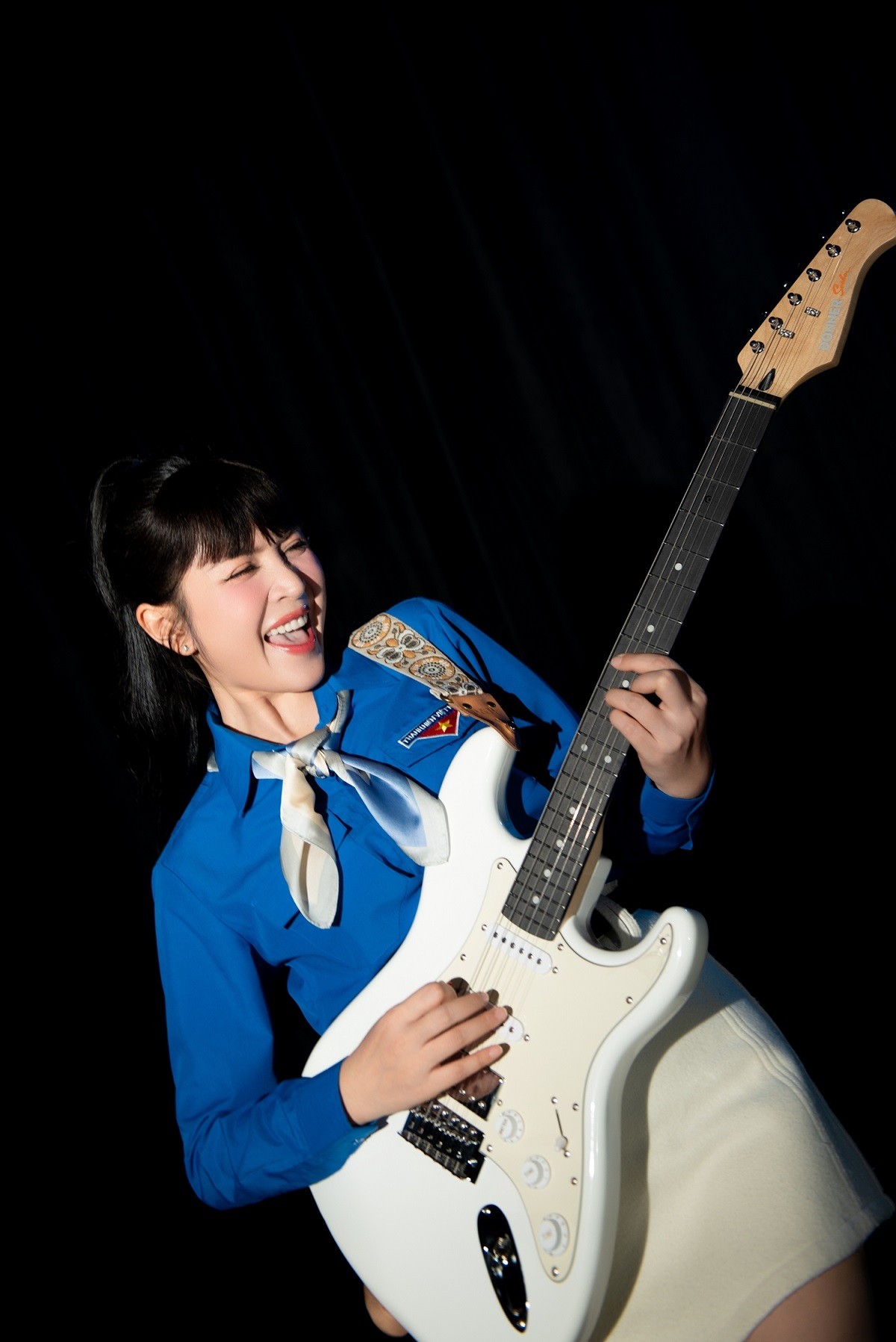 Nguyễn Duyên Quỳnh kể câu chuyện tuổi trẻ đầy tự hào qua ca khúc mới 'Thanh niên Việt'