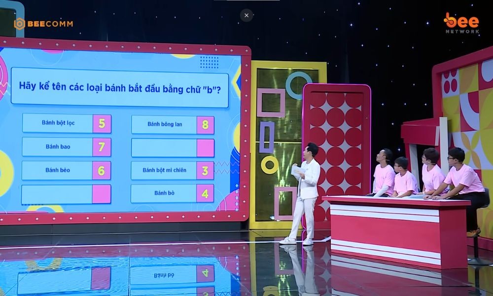 'Nhà mình quá đỉnh': MC Dương Hồng Phúc hứa dẫn cả đội Hoàng Phi đi ăn 'vịt quay' nếu giành được chiến thắng